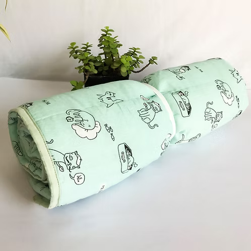 MOODY TALES - Kids Quilt