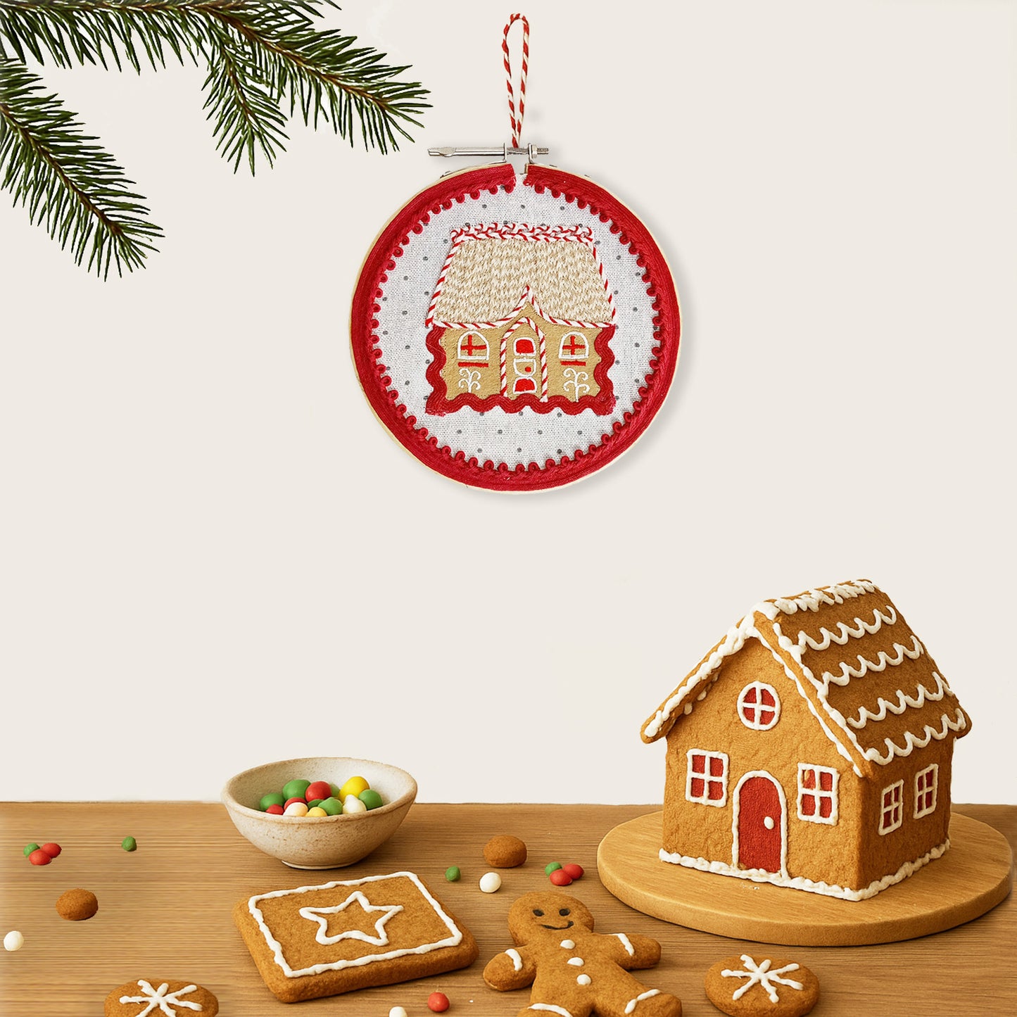 GINGERBREAD HOUSE - Christmas Decor