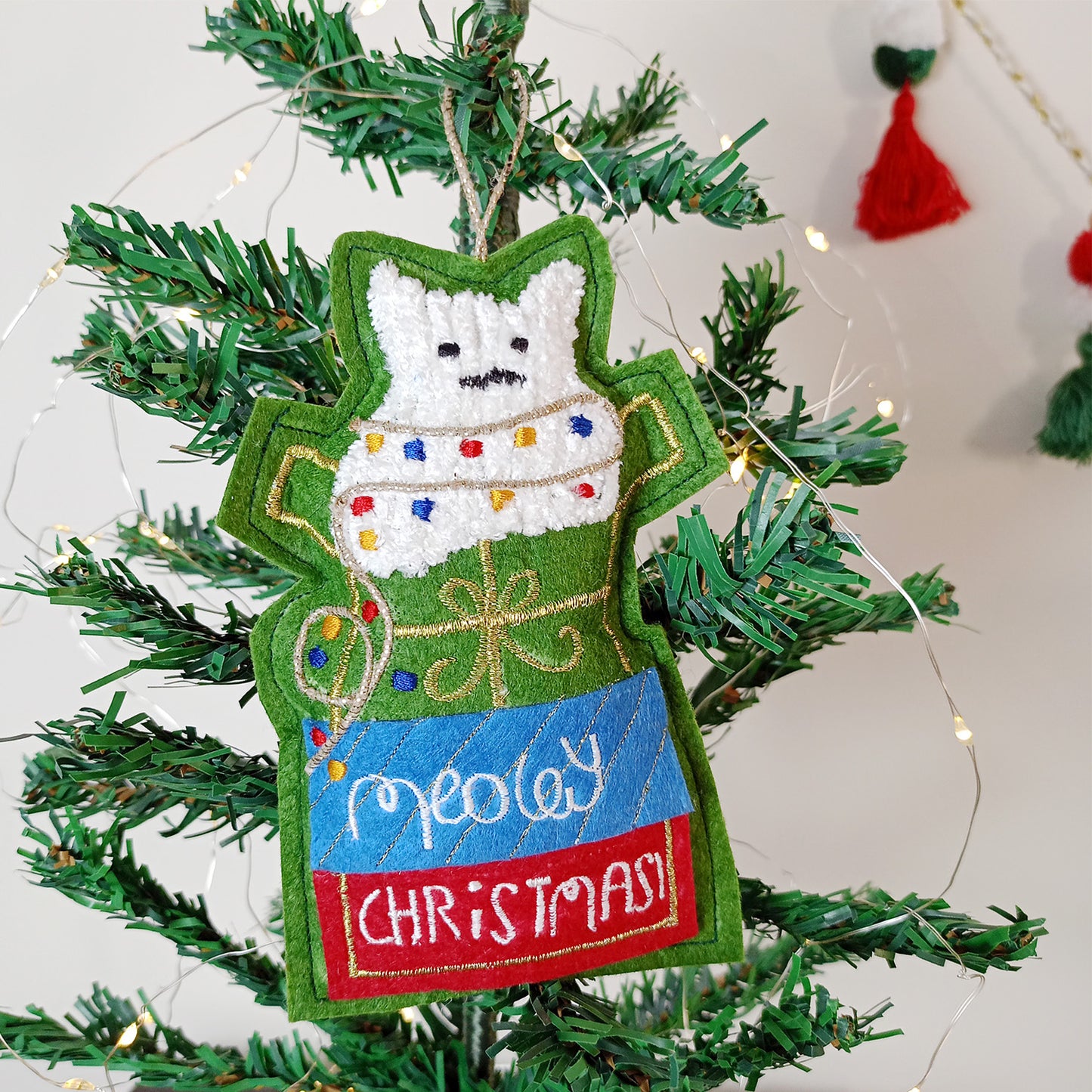 JINGLE CAT - Christmas Tree Ornament