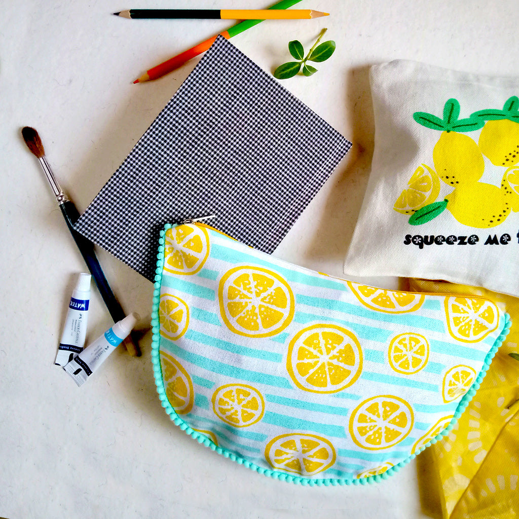 LIFE IS LEMON - Pouch