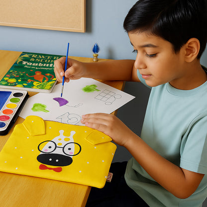 MOODY GIRAFFE - Pouch