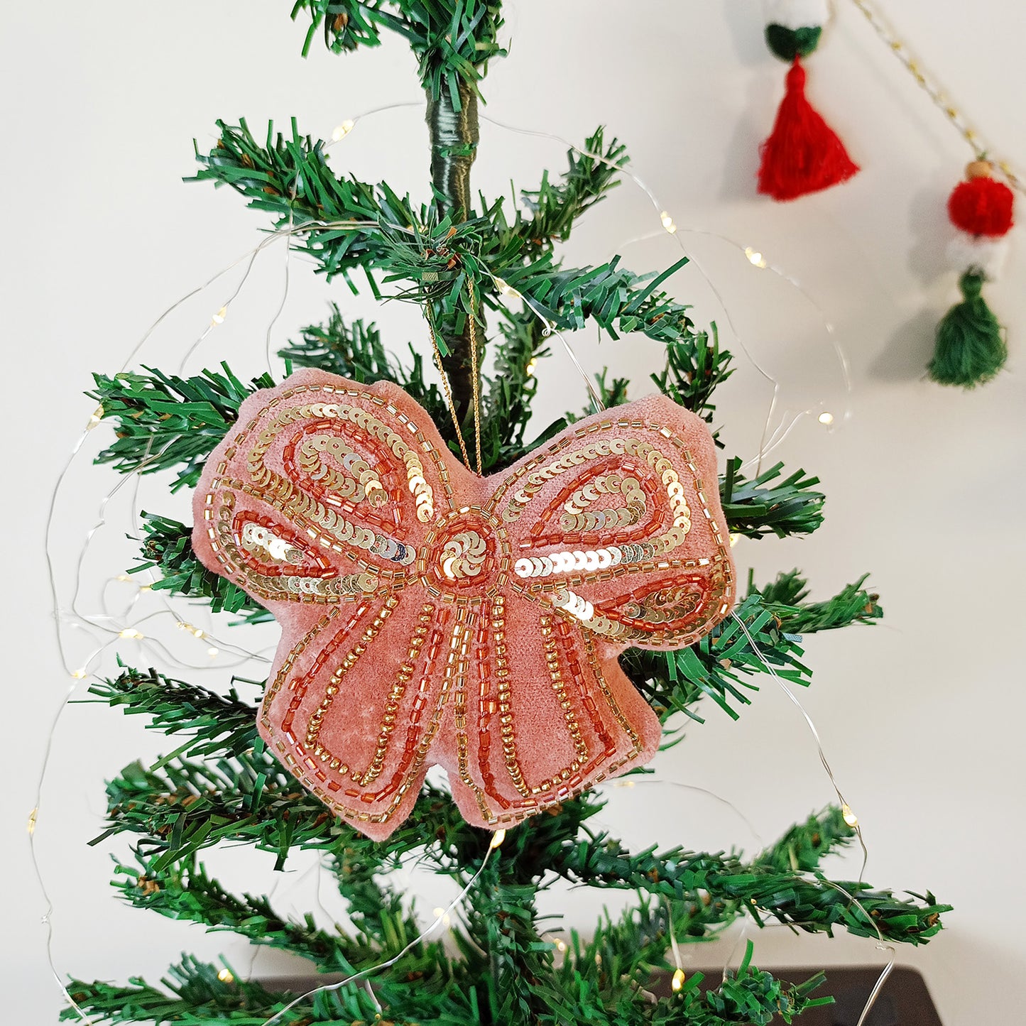 SPARKLE DELIGHT BOW - Beaded Christmas Tree Ornament