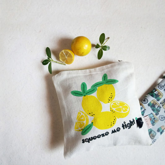 SQUEEZE ME TIGHT - Pouch